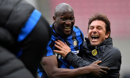 Romelu Lukaku with his former manager at Inter, Antonio Conte, who got the best out of the striker there.