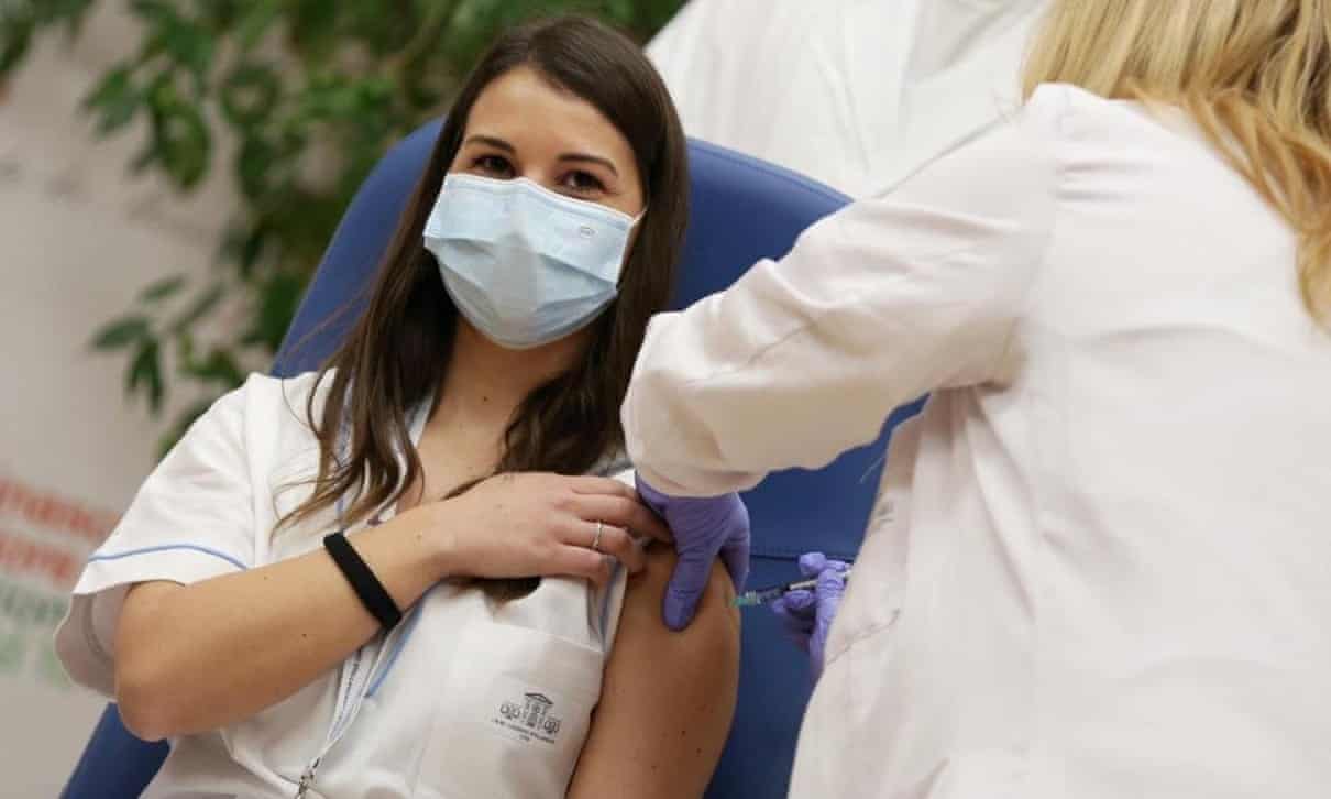 Nurse Claudia Alivernini becomes the first person in Italy to receive the coronavirus vaccine