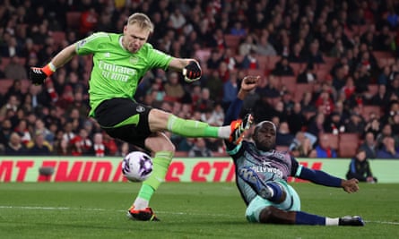 Aaron Ramsdale gifts Brentford’s Yoane Wissa an equaliser after a moment of indecision