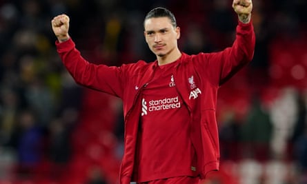 Darwin Núñez celebra tras la victoria del Liverpool sobre los Wolves