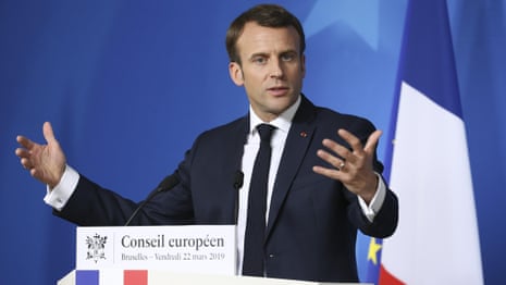 Macron accuses Brexiters of 'lies' over no-deal Brexit – video