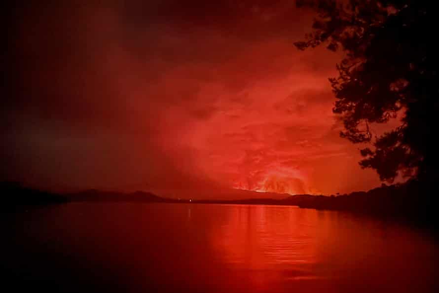 The eruption is reflected in Lake Kivu, near the city of Goma.