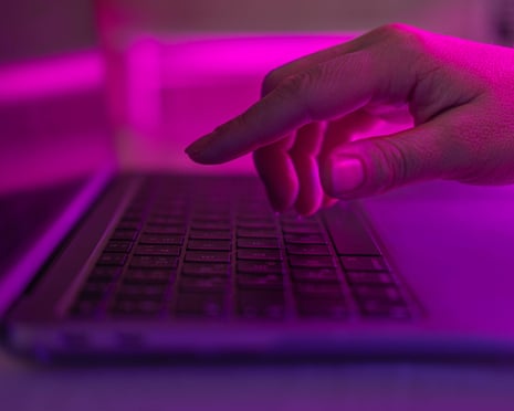 Sexarbeiterinnen, die Online-Plattformen nutzen