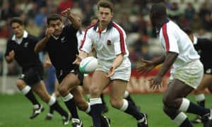 Damien Hopley (centre) in action for England against New Zealand at World Cup Sevens match in 1993.