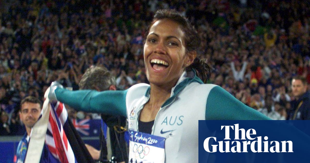 Cathy Freeman leads Australia Day honours alongside enforcer of world-first social media ban