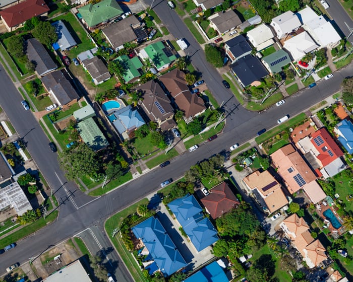 News live: capital city house prices fall below $1m; AI can drag productivity back up, Treasury says
