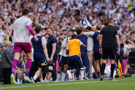 Tottenham Hotspur players celebrate after Joao Palhinha scores their first goal