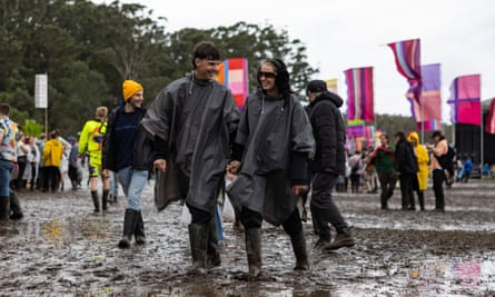 how to dress for a festival in the rain How To Dress For A Concert When It Rains Clothes But No Cigar