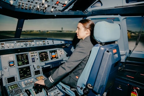 This Gal Can Fly T-Shirt For Woman Pilot One Of The 6% This Gal Can Fly T-Shirt For Woman Pilot One Of The 6%