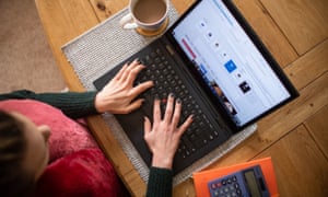 Women's jobs can be damaged if their relationships with their managers are more fluid than their male colleagues