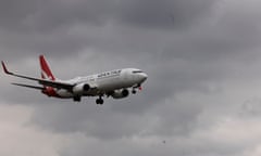 Qantas plane coming in for landing