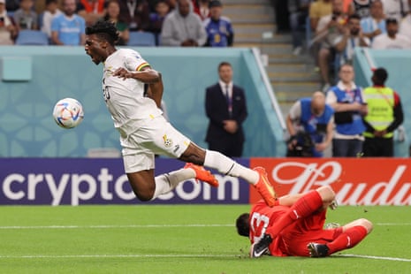 Sergio Rochet fouls Mohammed Kudus. Narrative.