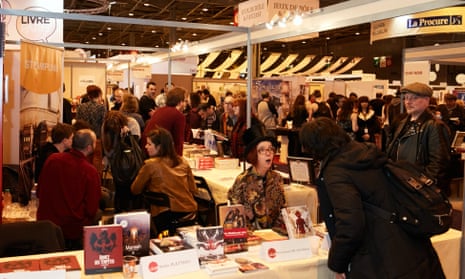 Visitors to the 2016 Salon du Livre.