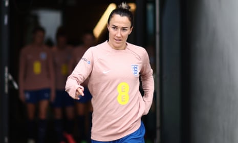 Chelsea set to sign Lucy Bronze and Júlia Bartel after Barcelona  