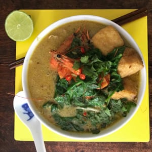 Mandy Yin khuyết laksa: Yin[sửdụnglálaksatấtcảđềucóthểđượccăngratrướckhiphụcvụLáLaksarấtkhóđểđếntrừkhibạncómộtcửahàngtạphóaĐôngNamÁgầnđó(yêucầubạchànónghoặcViệtNam)vìvậynếubạncóthểtìmthấychúnghãylàmnhưYingợiývàsửdụngbạchàvàraumùithaythế