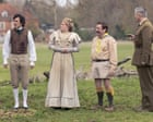 Bize ödeme yaparlarsa bunu yapmaya devam edeceğiz! Sevilen dizi Ghosts'un oyuncuları sinema filmi ve bir mağara adamı yan dizisi hakkında konuşuyor