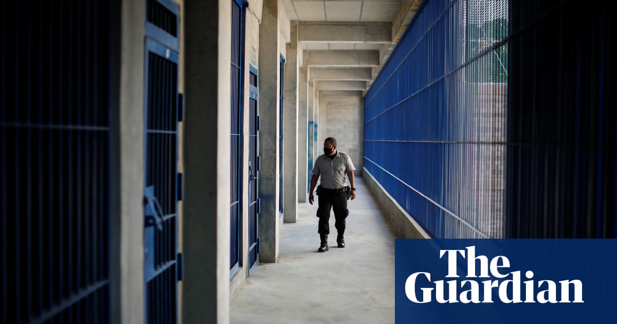 El Salvador locks down prisons after wave of 87 killings over weekend