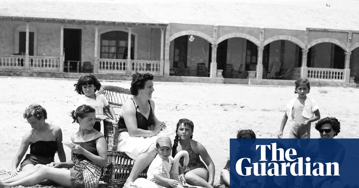 Families fight to save decades-old Costa Blanca beach-home idyll from demolition