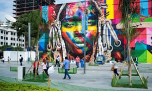 A mural by Eduardo Kobra in Boulevard do Porto.