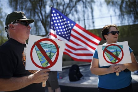 Supporters of Cliven Bundy outside a Las Vegas federal courthouse in 2016.