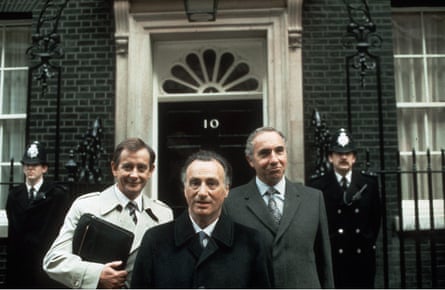 Derek Fowlds, Nigel Hawthorne and Paul Eddington outside No 10