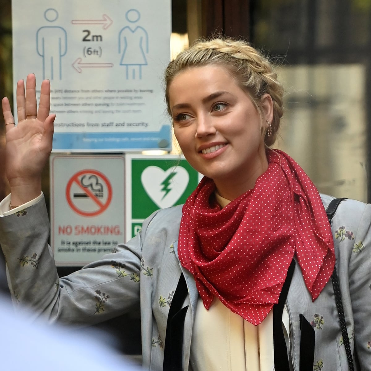 Amber Heard Says She Punched Johnny Depp To Defend Her Sister Johnny Depp The Guardian