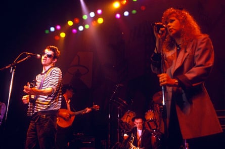 Shane MacGowan and Kirsty MacColl performing in 1988.