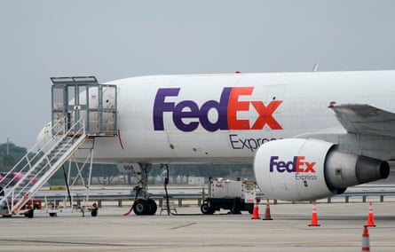 A FedEx cargo plane
