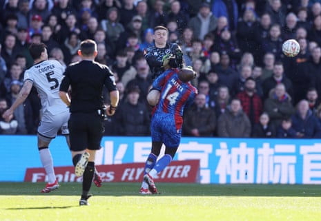 Liam Roberts fouls Mateta.