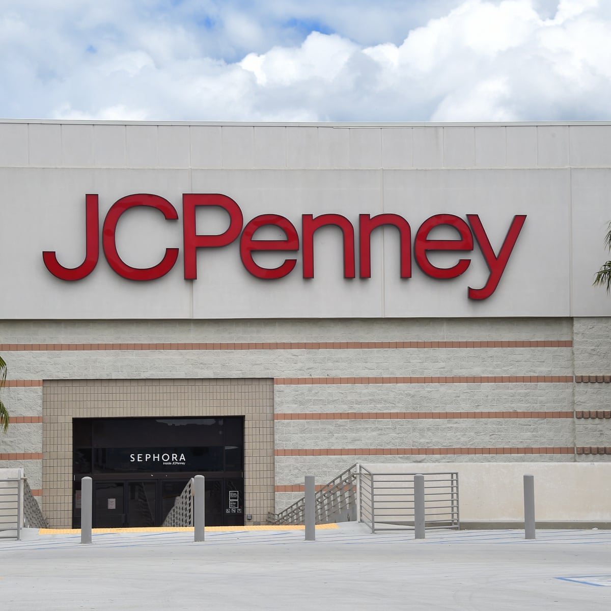 Jc Penney Century Old Mainstay Of Us Malls Declares Bankruptcy Amid Pandemic Retail Industry The Guardian Jc Penney Century Old Mainstay Of Us Malls Declares Bankruptcy Amid Pandemic Retail Industry The Guardian