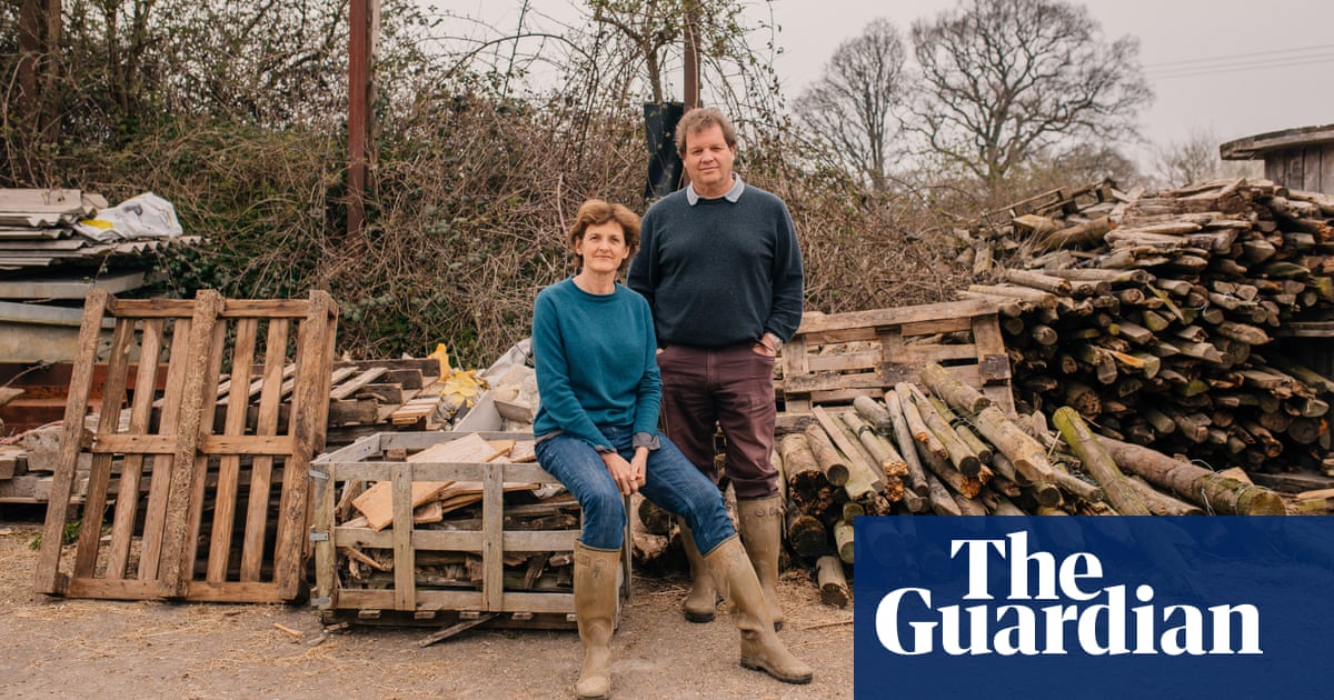 Knepp estate: why the king and queen of rewilding are farming again after 20 年
