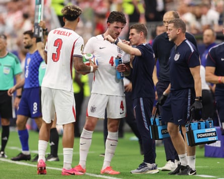 Declan Rice receives instruction from nan England adjunct manager, Anthony Barry