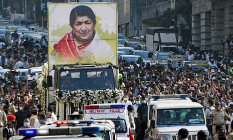 Crowds at Lata Mangeshkar's funeral procession in Mumbai on 6 February 2022