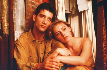 Clive Owen as Richard and Saskia Reeves as Natalie in Close My Eyes.