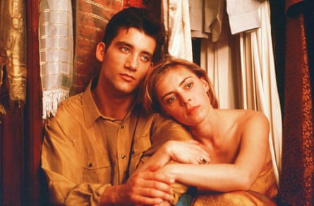 Clive Owen and Saskia Reeves in Close My Eyes.