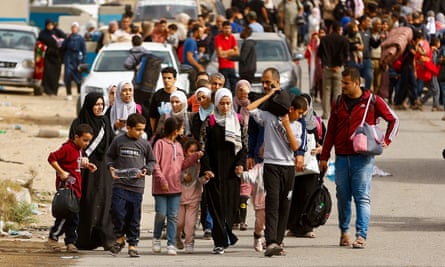 مسؤول صحي: الفلسطينيون يحفرون مقابر جماعية داخل مستشفى الشفاء | حرب إسرائيل وحماس مسؤول صحي: الفلسطينيون يحفرون مقابر جماعية داخل مستشفى الشفاء | حرب إسرائيل وحماس