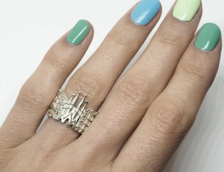 Barcelona skyline ring