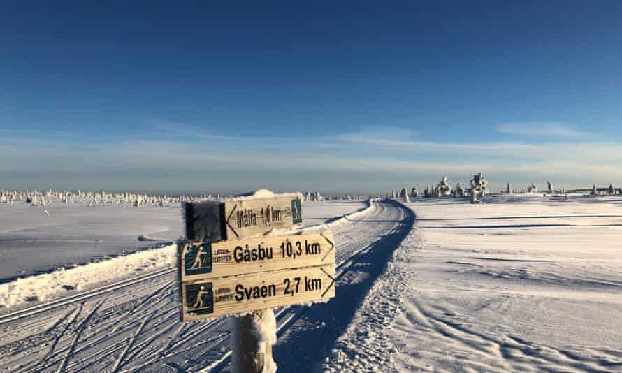 Ski tracks near Målia.