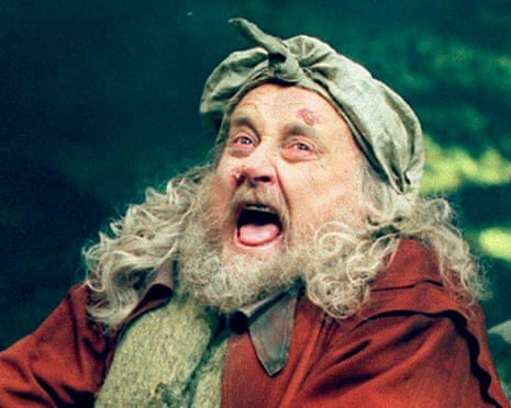 Barrit (centre) as Sir John Falstaff in the RSC’s Henry IV Part II, in 2000, alongside (left) Benjamin Whitrow and Peter Copley.