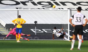 Cavaleiro misses from the penalty spot