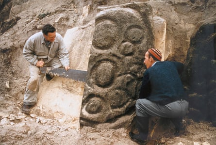 Stonemasons removing the slab in 1962.