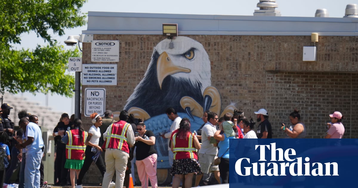 Dallas high school shooting suspect in custody after four students wounded