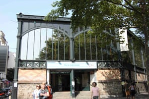 Exterior of Marche Couvert Saint-Quentin, Paris