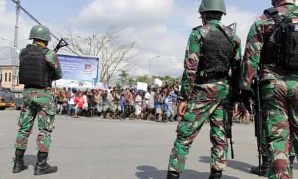 West Papua Protests Indonesia Deploys 1 000 Soldiers To