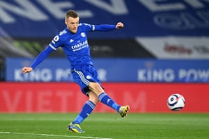 Jamie Vardy gives Leicester the lead.