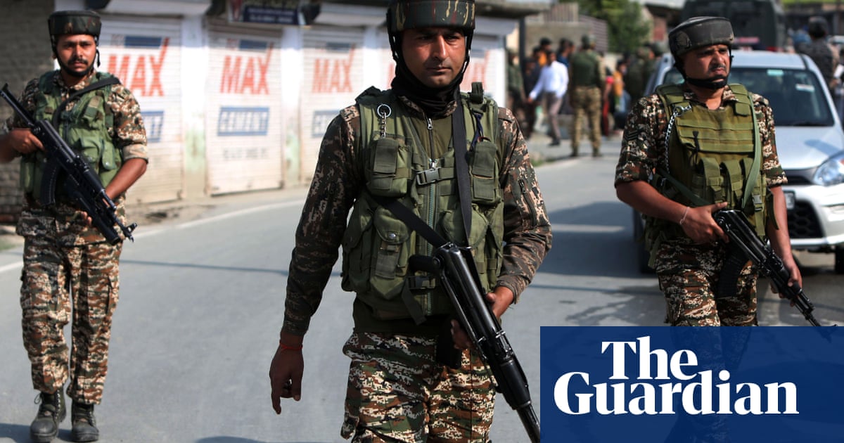 Pakistan and India on high alert amid airport shutdowns and security drills in major cities