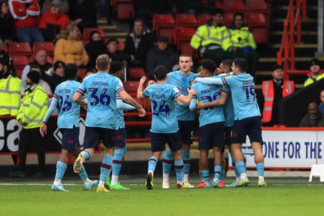 Manchester Metropolis v Fulham, Premier League, FA Cup and extra: soccer clockwatch – dwell | Soccer 6 Burnley celebrate