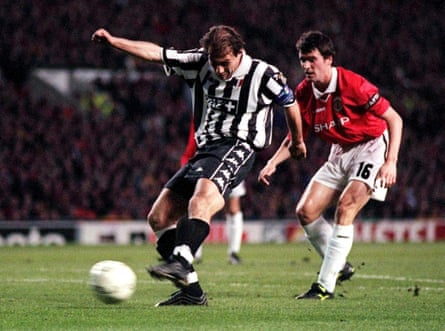 Conte scores at Old Trafford in the Champions League semi-final first leg in 1999.
