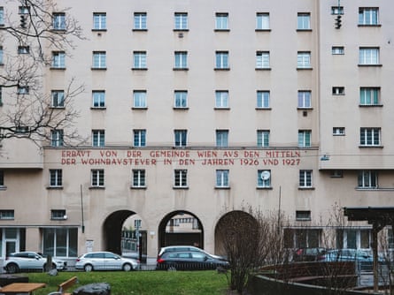 Matteotti-Hof in Margareten, which was built between 1926 and 1927.