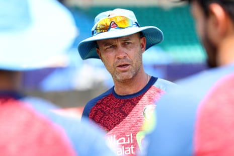 Afghanistan coach Jonathan Trott gives instructions during nets at the T20 World Cup in June 2024